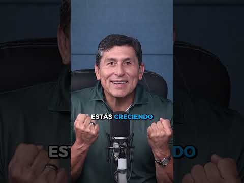 ¿Te la pasas viendo la vida de los demás? | César Lozano #Shorts