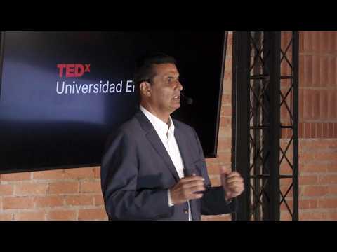 Bioética y crisis humanitarias | Hernando Augusto Clavijo | TEDxUniversidad El Bosque