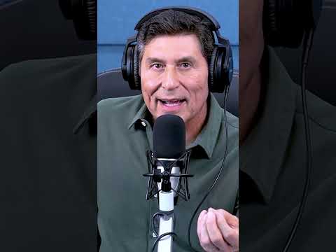 La razón por la que sufres más es... | César Lozano  #shorts
